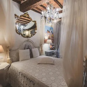 https://la-romantica-lolo.it-tuscanyhotel.com